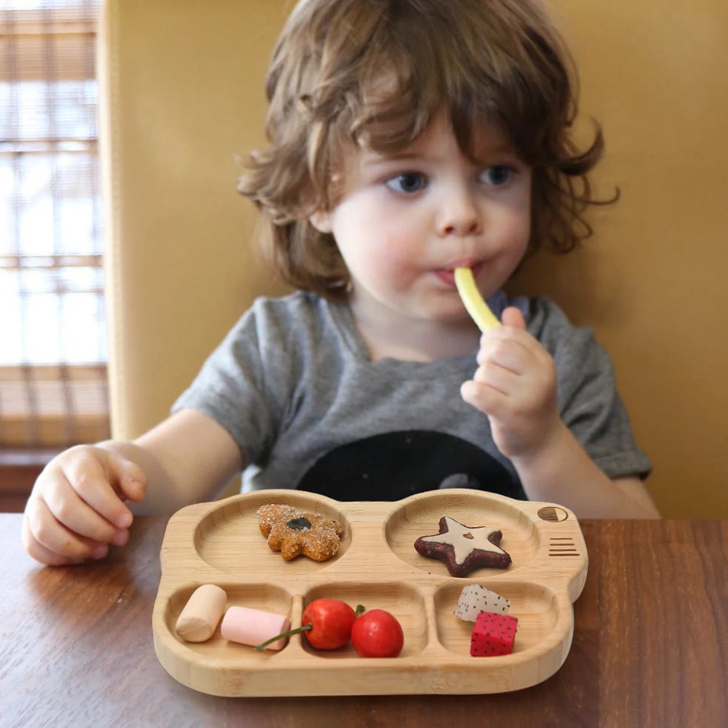 Nibble Nest Silicone & Wood Feeding Set