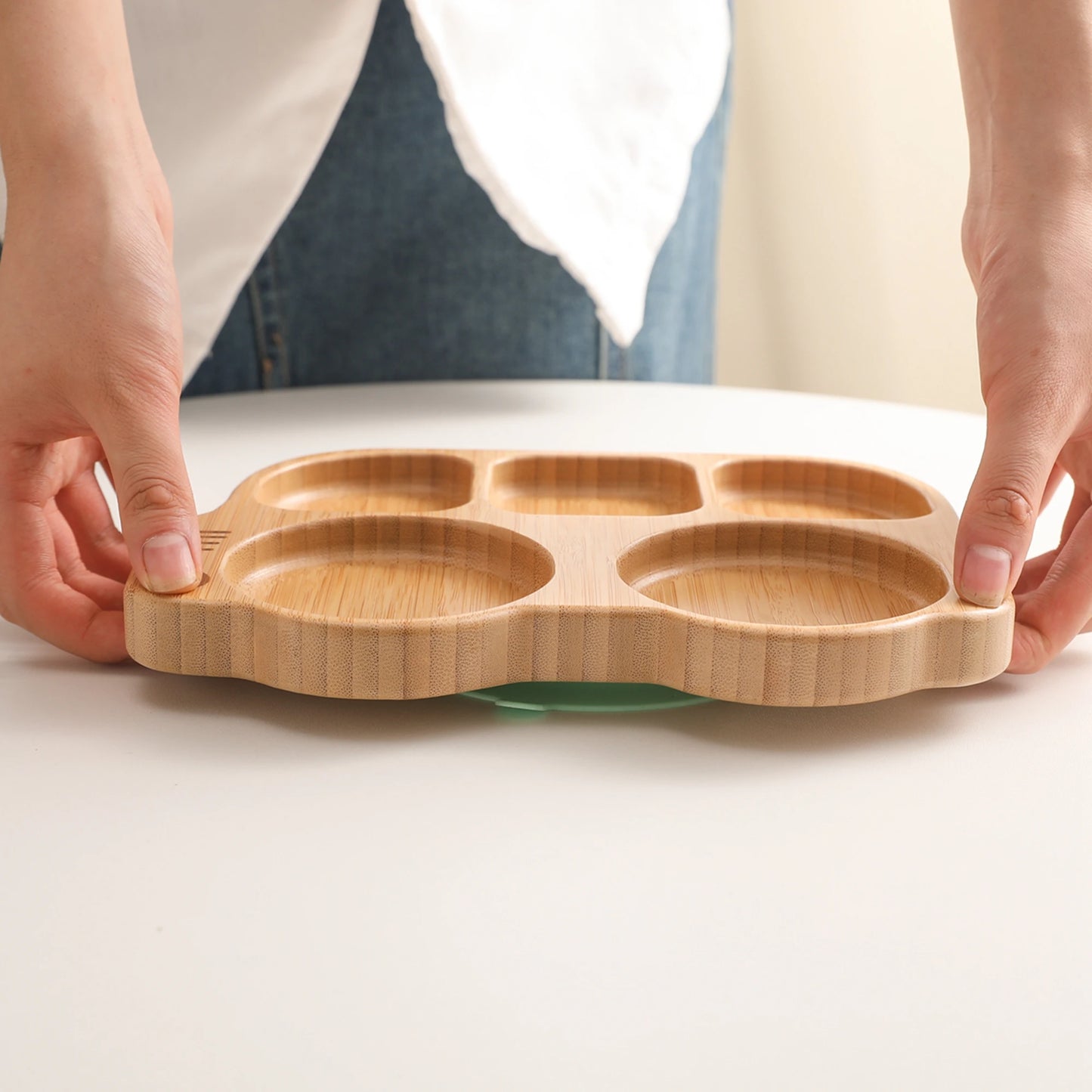 Nibble Nest Silicone & Wood Feeding Set